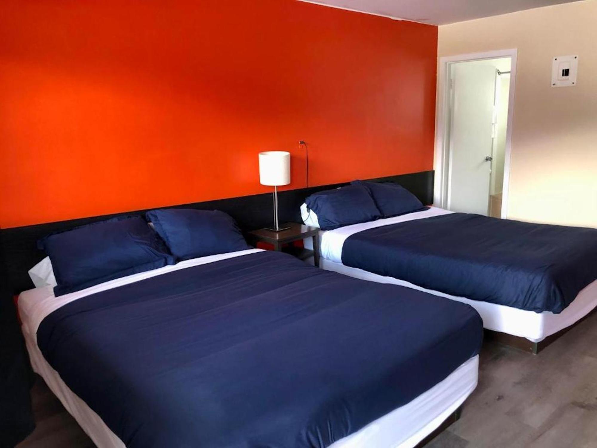 Canterbury Inn Invermere Εξωτερικό φωτογραφία