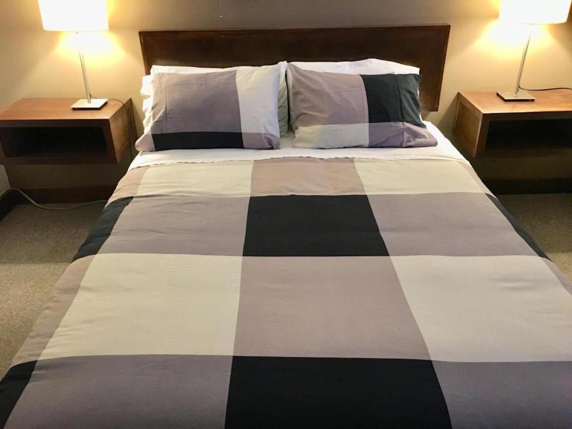 Canterbury Inn Invermere Εξωτερικό φωτογραφία